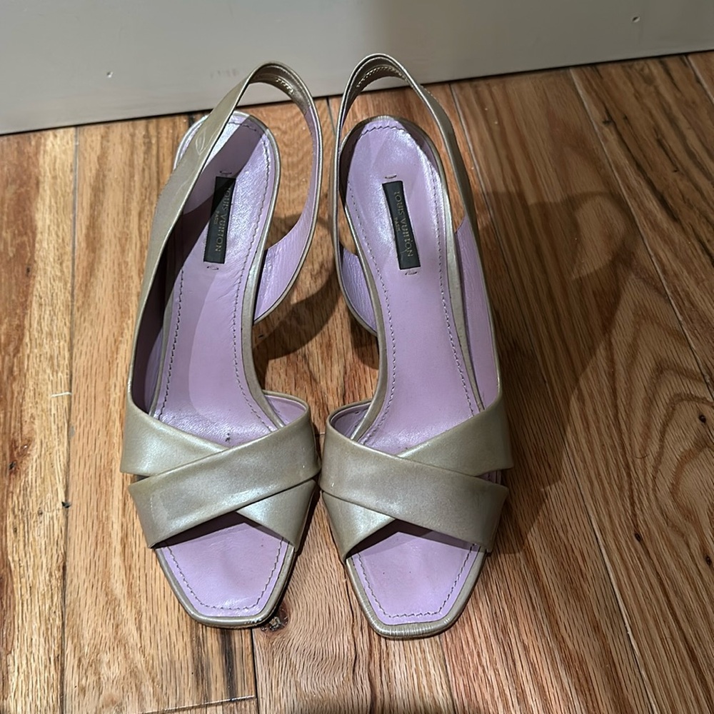 PREOWNED LV slingback sandals in Lilac